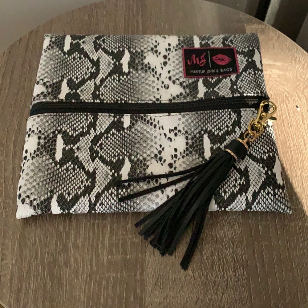 Makeup Junkie - image 1